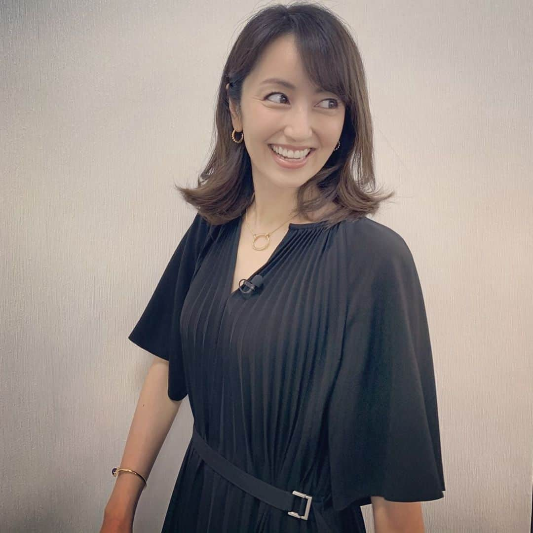 矢田亜希子さんのインスタグラム写真 - (矢田亜希子Instagram)「今日は朝からすごい雨ですね！本日は収録♪ #矢田亜希子 #akikoyada #バラエティ#バラエティ番組#ニュアンスヘア 衣装は#ebure#linksoflondon」6月10日 21時00分 - akiko_yada