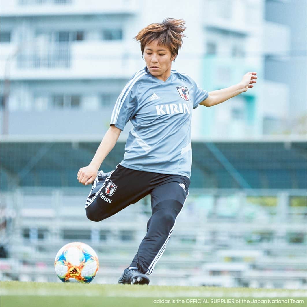 ADIDASTOKYOさんのインスタグラム写真 - (ADIDASTOKYOInstagram)「挑戦しなければ何も始まらない。 道がなければ、自ら道を切り開く。 なでしこジャパンのエース、#岩渕真奈 @iwabuchi.m_jp が歴史をつくる瞬間を見逃すな。 . FIFA女子ワールドカップフランス 2019初戦、今夜キックオフ。 . #DareToCreate #FIFAWWC #世界のなでしこ #サッカー」6月10日 21時00分 - adidastokyo