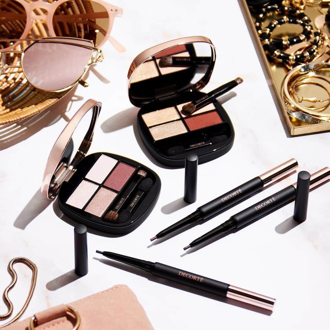 DECORTÉさんのインスタグラム写真 - (DECORTÉInstagram)「Boost your eye game with DECORTÉ Lasting Gel Eyeliner and DECORTÉ Contouring Eyeshadow.  Our creamy gel based texture creates the perfect line to define your eyes. Waterproof, long lasting, refillable and available in 5 shades. Each eyeshadow set provides four great textures to create shading and definition: Illuminating Palette--a subtle pearl for a luminous glow.  Highlighter Palette--a satin, focus finish to diffuse light.  Accent Palette--a blending shade to create contrast effect.  Shading Palette--a deep, matte texture to emphasize the other three textures and create definition.  #Decorte #Eyeliner #makeup #eyeshadow #eyelinergel #beautysecrets #eyemakeup #madeinjapan #Kose #beautysecret #saks #saksbeauty #geleyeliner #Cosmetics #Decorté #shading #highlighting #accenting #illuminating #makeuptutorial」6月10日 21時00分 - decortebeauty