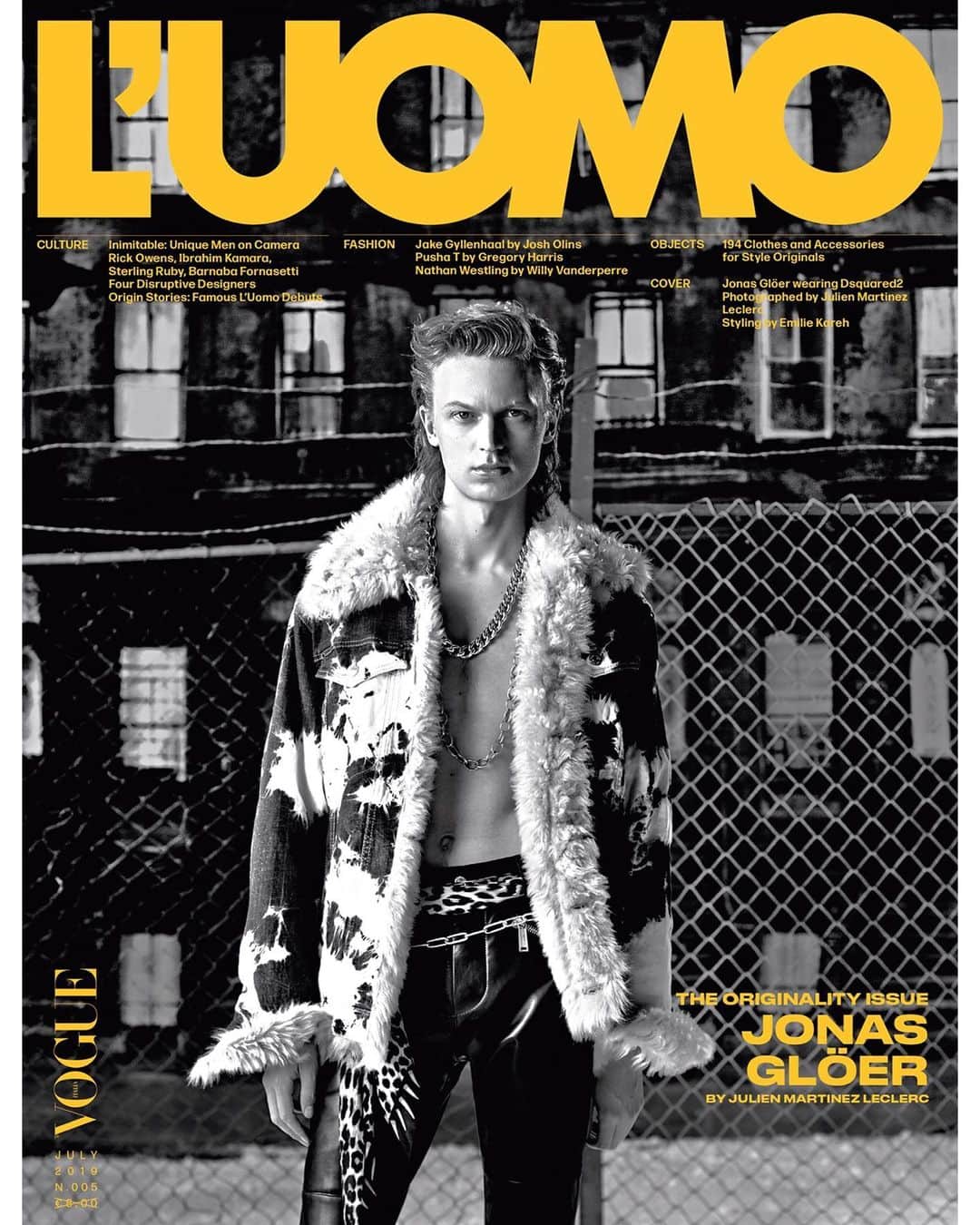 Vogue Italiaさんのインスタグラム写真 - (Vogue ItaliaInstagram)「@luomovogue’s June issue is dedicated to people who are truly unique. @jonasgloeer in @dsquared2 @giovanni_raspini photographed by @julienmartinezleclerc styled by @emimikareh. Check out our Originality Issue on newsstands Tomorrow. Full credits: #JonasGlöer @tomorrowisanotherday_agency Editor in chief @efarneti Creative director @thomasperssonstudio Deputy editor in chief @mralanprada Fashion @franragazzi @mirtatrastulli Casting directors @pg_dmcasting @samuel_ellis @ DM Fashion Studio Grooming @lucyjbridge @streetersagency Hair @garygillhair @tomwrighthair  Set design @jabezbartlett @streetersagency On set @minititleltd Light @sebastiannowell  See more in the next days. #LUOMOriginality #theOriginalityIssue」6月10日 21時01分 - vogueitalia