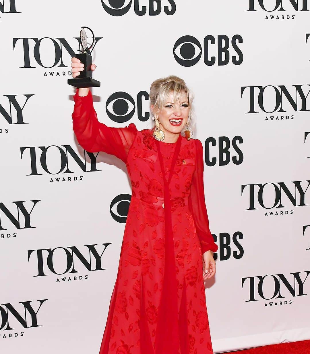 ASCAPさんのインスタグラム写真 - (ASCAPInstagram)「That feeling when the musical you wrote wins 8 #TonyAwards! Congrats to composer  @anaismitchell for winning Best Score & Best Musical for @hadestown!!」6月10日 21時04分 - ascap