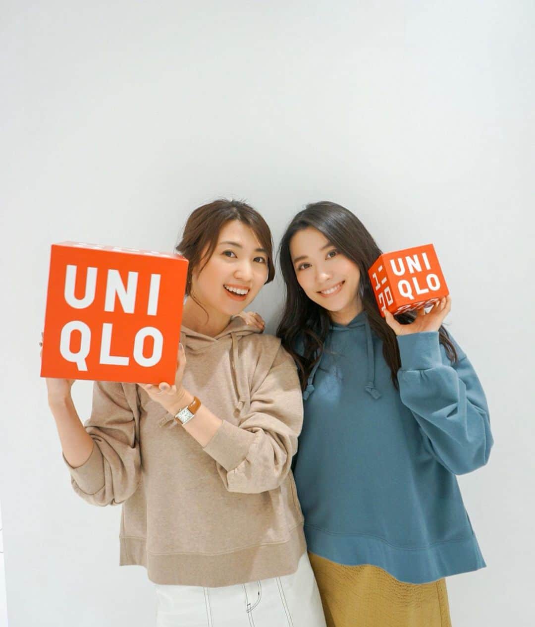 mikicoco00のインスタグラム：「* * @uniqlo 2019FALL＆WINTER 展示会へ⛄❄ * * ベージュとくすみブルーのスウェットパーカー！* 可愛かった♡ * 2枚目はニットのセットアップに 私は#uniqlou のコート 色味と形がとってもタイプだった！ * その他にも美しい曲線が魅力の#カ一ブパンツ  やコク－ンコ－トなど...🧥🧶 * 今年の秋冬も可愛いくて素材やデザイン性溢れる商品がいっぱい♡ 楽しみです🙈🍠 * * * #uniqlo2019FW  #uniqloginza2019FW  #uniqlo#ユニクロ#ユニクロコ－デ #ユニクロユ－#展示会#秋冬 #2019#FALL#WINTER」