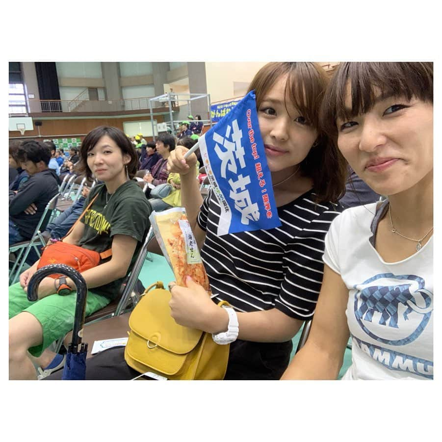 小林由佳さんのインスタグラム写真 - (小林由佳Instagram)「I was participate pre National Sports Festival last weekend with my old sister👩🏻‍🦱👱🏻‍♀️  We climb together next of route each other since 15 years! It was super fun compete  experience ever that climb with old sister front of my younger sister👩🏻‍🦱👱🏻‍♀️👧🏻⋆*  週末は国体リハーサル大会に出場しました¨̮ もちろんパートナーはこの人、 姉 !👩🏻‍🦱笑  隣を登るのは 静岡国体以来 15年ぶり(?)だそうで 急遽出場することになったけど 色々爆笑で楽しい良い思い出になりました✌︎  リードではチームで2位＋個人で完登賞、 ボルダリングはまさかの チーム優勝＋「一撃賞」という奇抜なネーミングの賞をいただき 全部でメロン3箱、6玉ゲットでーす😁🙌🏻 🍈🍈🍈🍈🍈🍈やった➰  そして実は今回の‪男子部門には‬ ‪“選手目線も経験したい”と‬ ‪茨城成年男子と少年男子の監督が組んで出場していました。‬ ‪やっぱり選手も楽しいねという監督2人。‬  ‪そして ちゃんと2日間応援に来る‬ ‪成年男子代表のたっくん。‬  ‪チーム茨城のそーゆーところが好きです♡😁‬ 本国体までみんなで頑張ろうね♩🙌🏻  #チーム茨城 #我らの監督はもちろん妹 #こばやシスターズ #頑張ってる姉の下でずっと爆笑してる妹こと私 #昨年の福井国体につづき #今回もあたしの時だけドンドン強まる雨☔️ #10月はもうどんな豪雨きても動じないと思う #ボテとか久しぶりに踏んだ #真顔でプリキュア #いばらっきー」6月10日 21時27分 - yuca_tan