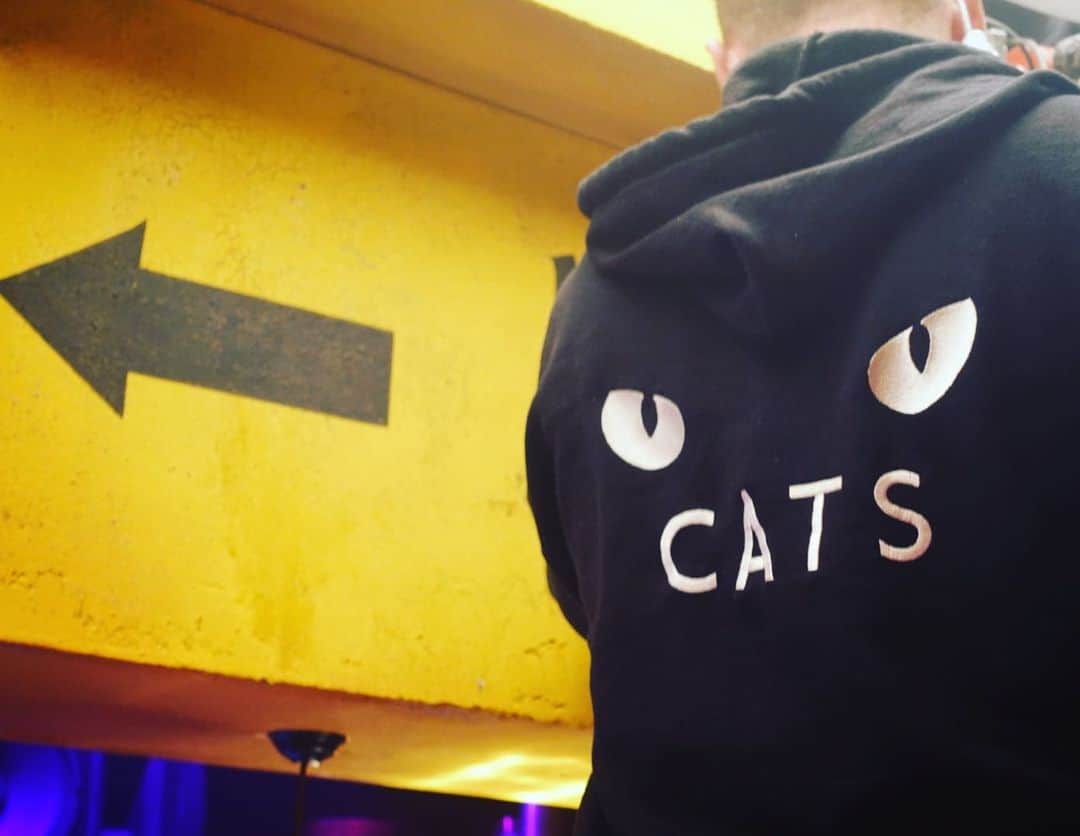 エドガー・ライトさんのインスタグラム写真 - (エドガー・ライトInstagram)「⬅️ ‘Cats’」6月10日 21時38分 - edgarwright