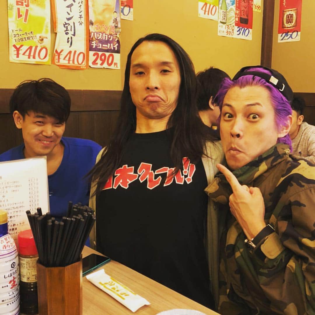 のインスタグラム：「ケイダッシュ若手ユニットライブ「3」でした！トムブラウンの布川さんがゲストで出てくれた！そして友達でグラビアアイドル日里麻美ちゃんと女優のマリアちゃんが来てくれた！更に元芸人で最近、アパレルブランドを立ち上げた後輩の高木も来てくれた！いい日でした！来てくれた方、ありがとうございました(^ ^)」