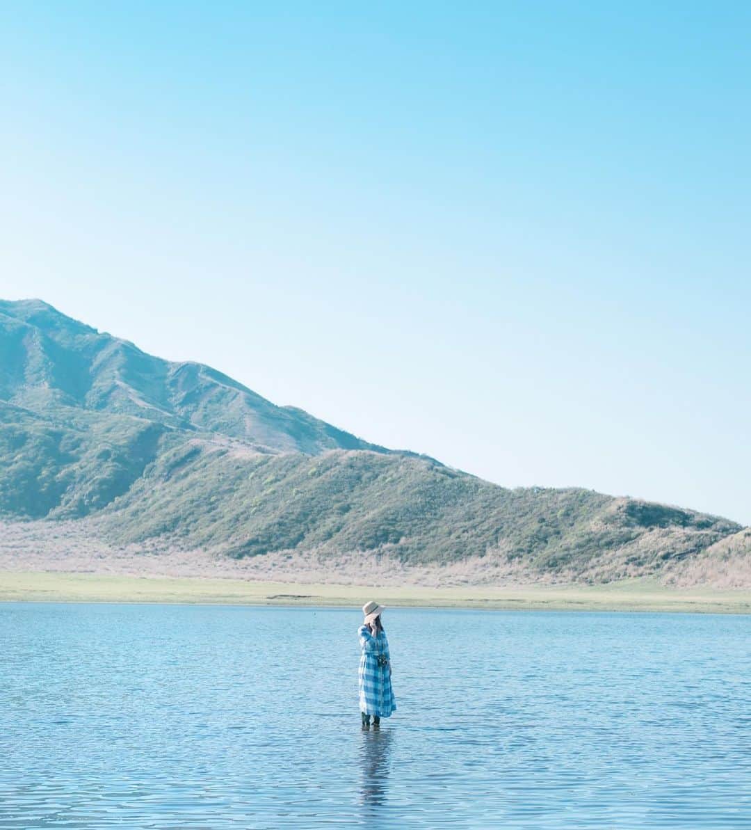 Kobe Japan Water artのインスタグラム：「"Exploring the earth🌏" . まだ見ぬ景色を探して🔎.」