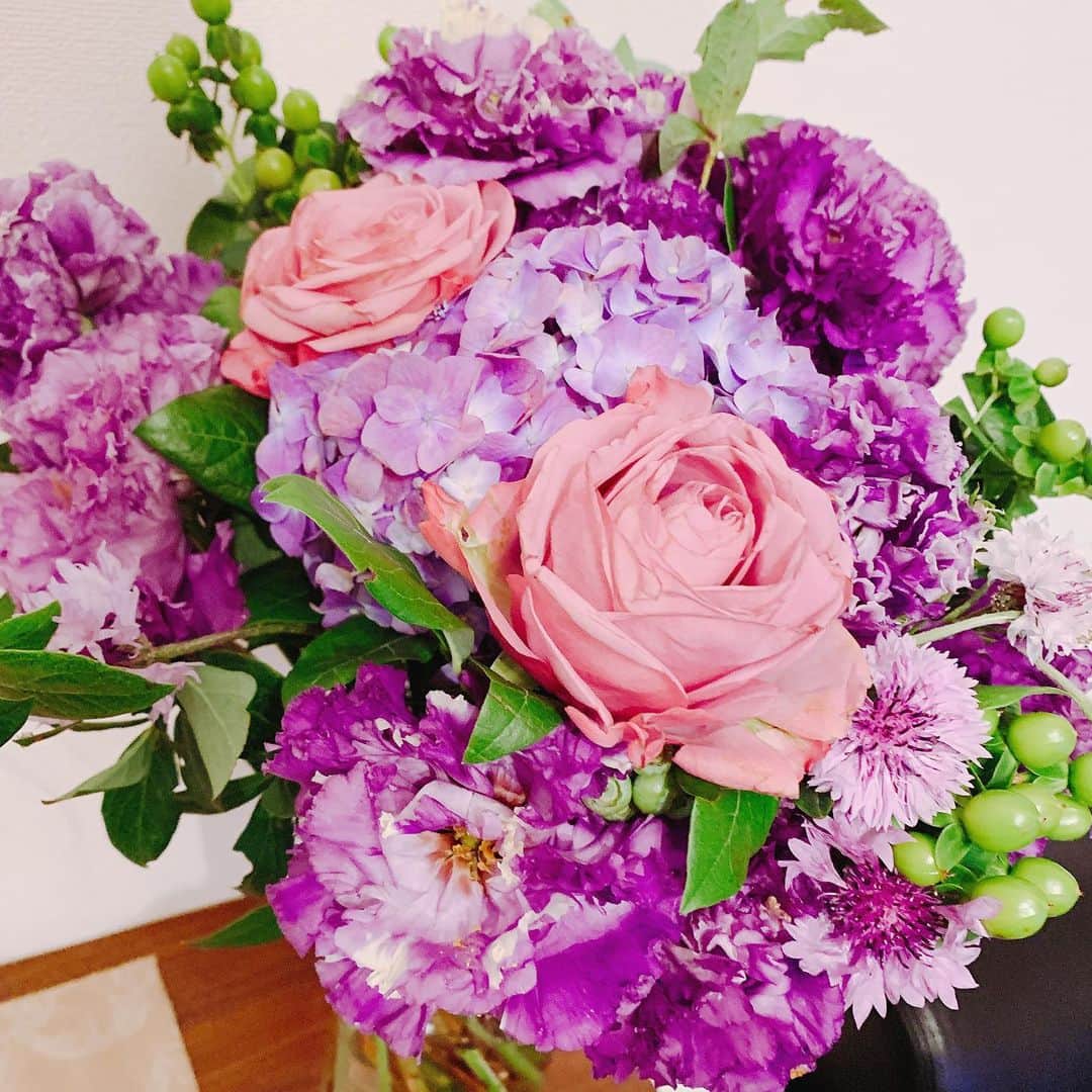 水沢エレナさんのインスタグラム写真 - (水沢エレナInstagram)「_ 紫陽花のキセツですね、☺️💜 _  #紫陽花 #アジサイ #花のある暮らし」6月10日 21時55分 - erena_mizusawa_official