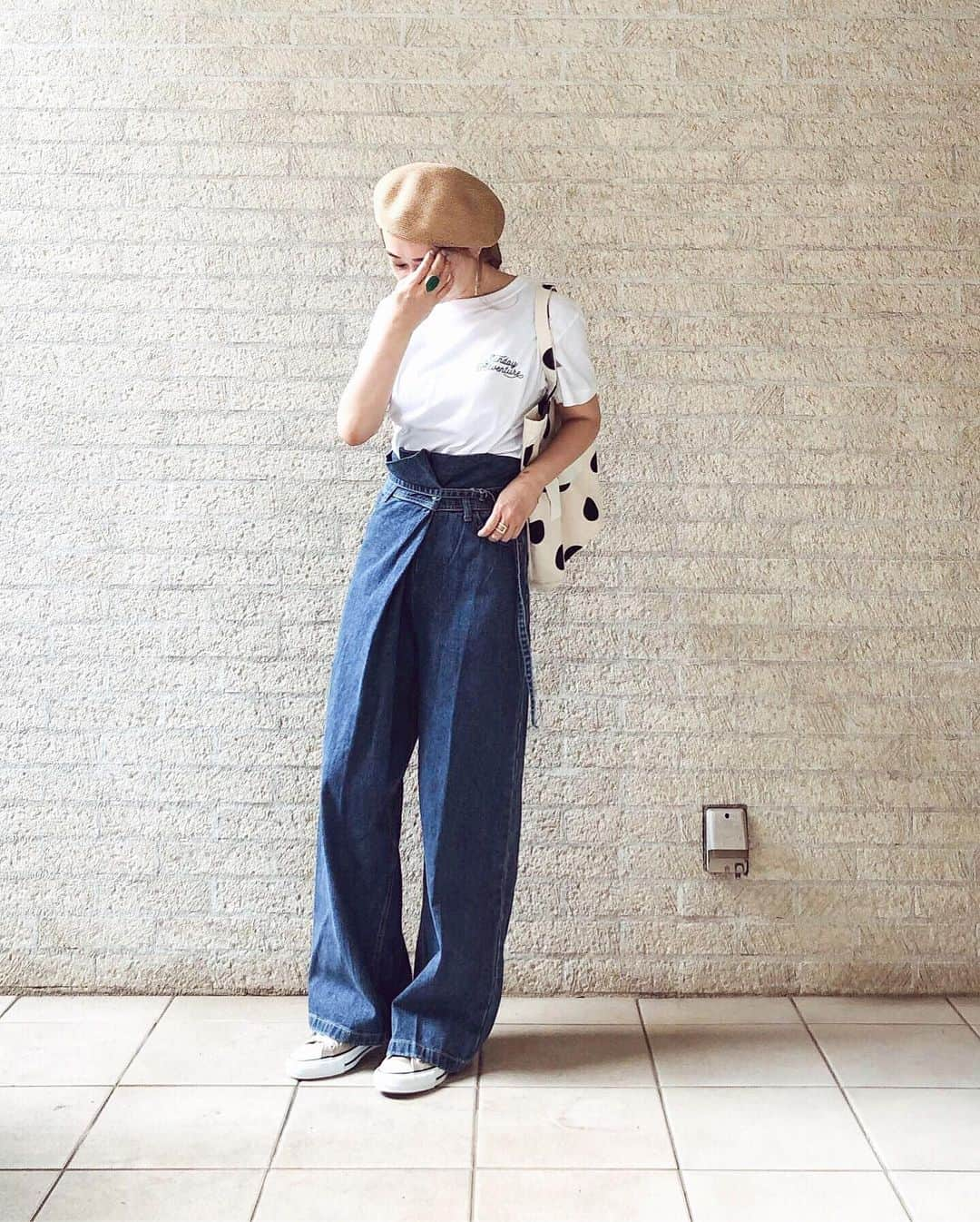 nanaさんのインスタグラム写真 - (nanaInstagram)「ㅤ 2019.6.10 Mon #nanacoordinate 𓇼 ななコ 🐼ㅤ ㅤ ㅤ white 𓇬 denim 𓂅 ㅤㅤ ㅤ @day_and_grade のﾃﾞﾆﾑは 変形ﾃﾞｻﾞｲﾝでｳｴｽﾄんﾄｺがﾒﾁｬ可愛い𓀠𓀠 ﾜｲﾄﾞのｼﾙｴｯﾄもﾒｯﾁﾔ綺麗ねん𓂅𓂅 ㅤ Tｼｬﾂは#greenroom に行った時に 一緒に買ってくれたやつ𓃻𓃻 ﾊﾞｯｸﾌﾟﾘﾝﾄが超ｶﾜｲｸﾃお気に入り❤︎❤︎ ㅤ ﾍﾞﾚｰは @chapeaud_o でｳｼﾛのﾘﾎﾞﾝがﾎﾟｲﾝﾄで可愛い𓆸*° ㅤ ㅤ 昨日#アラジン 観てきたけど ﾒｯﾁﾔﾒｯﾁﾔﾒｯﾁﾔ良かった❤︎❤︎ アラジンの前はｻｯｶｰを観る為にﾈｶﾌｪ𖠚ᐝ 久しぶり過ぎてなんか楽しかった𓀤𓀤  ㅤ ㅤ ㅤ ㅤ ㅤ ㅤ #dayandgrade #denim #デニム #converse #tshirt #outfit #fashion #ootd #nananana #coordinate #大人カジュアル  #locari mery  #beaustagrammer  #シンプルコーデ #プチプラコーデ  #mineby3mootd #instafashion #fashionblogger #fashionista #데일리록 #코디 #옷스타그램 #멋스타그램 #穿搭 #오오티디  #패션스타그램일상」6月10日 22時04分 - nanapanda517