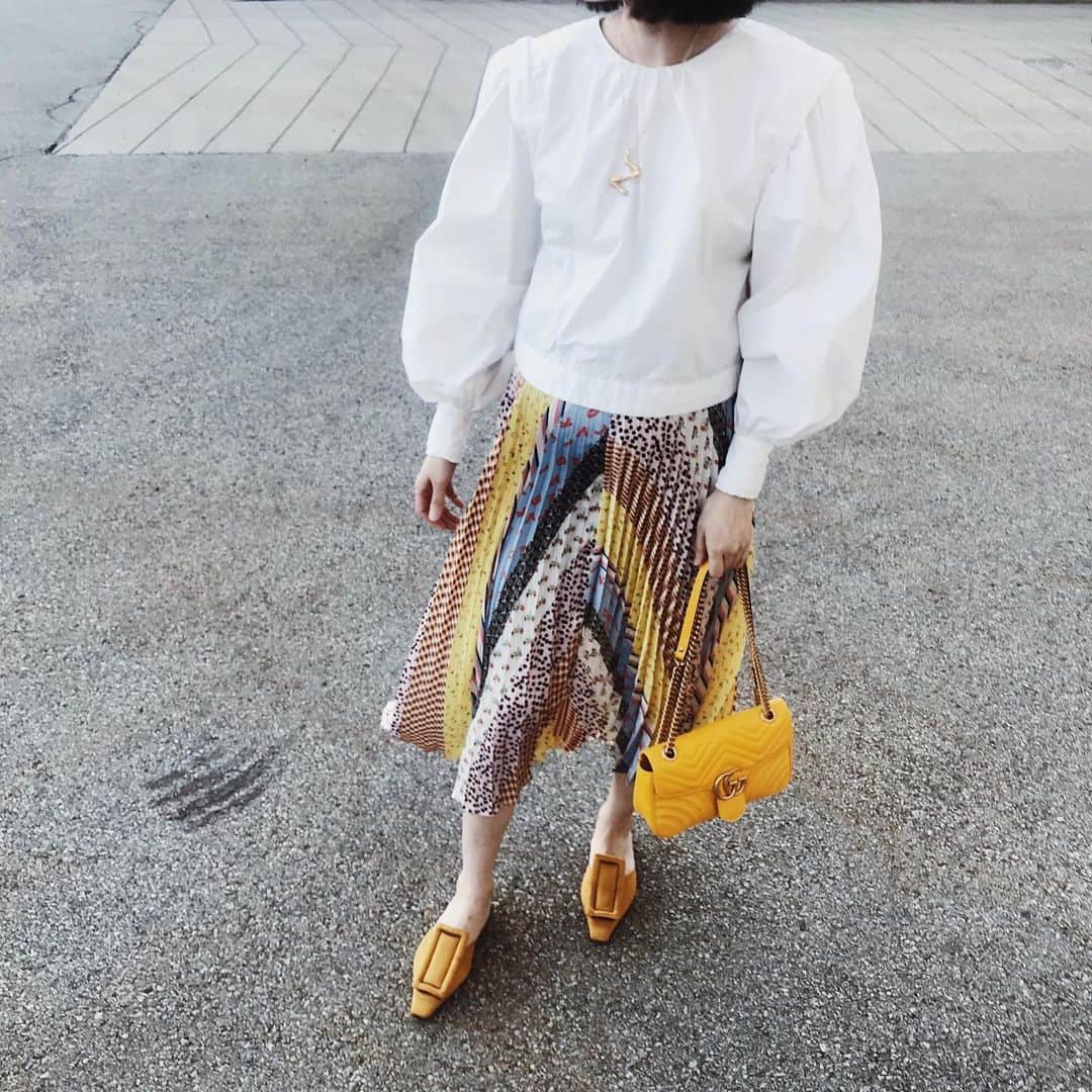 mixmatchisthekeyのインスタグラム：「Pleated and printed ❤️ @blusher_fashion」