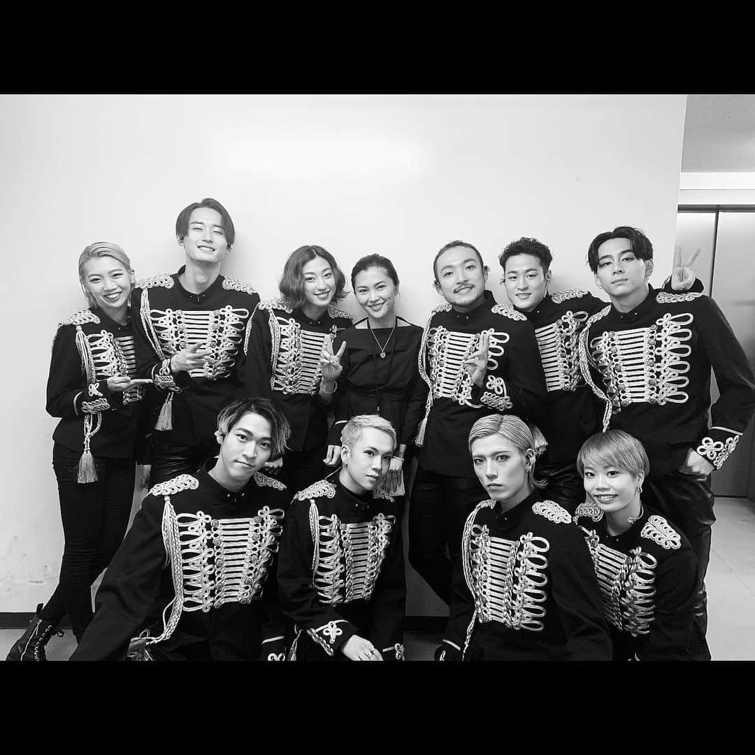 渡邉真梨奈さんのインスタグラム写真 - (渡邉真梨奈Instagram)「. TAEMIN ARENA JAPAN TOUR 2019 〜X™️ にダンサーとしてサポート出演させて頂いております。  一歩踏み出す勇気で  自分の世界が広がる  リノさんとの出会いに心から感謝しています✨ そして、素晴らしいダンサーの皆さんと出会い一緒に踊れて幸せです！ これからも楽しみ！  先日の北海道公演を皮切りにツアースタートしました！絶賛公演中です🌹 是非見て頂きたい。  #repost @rinokinawa ・・・ Love You T⭐️ #xtm Taemin Arena Japan Tour 2019 Has begun 🎊Let’s go🔥. . Introducing our special performers.  Sho-co. Shun. Bena. Keimei. Shuto. Hiroto. Santa. Yorito. Genta. Kurumi. Love you all」6月10日 22時17分 - b_e_n_a_92