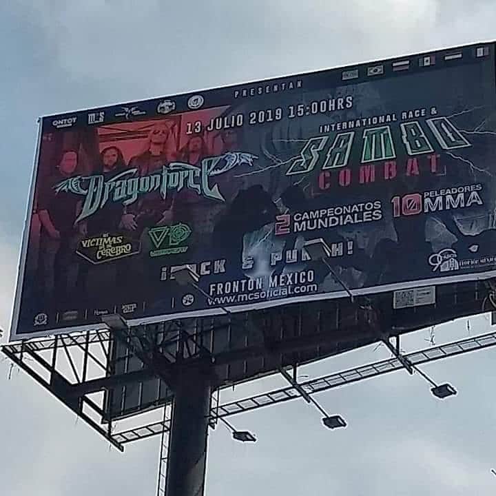 DragonForceさんのインスタグラム写真 - (DragonForceInstagram)「Mexico City show on a billboard 🤘 We are back on Saturday 13th July 2019. Tag a friend if you think we should livestream it on @twitch  Tickets now sale! Link in bio 🎸🎶 . .  #dragonforce #dragonforcetour #heavymetal #powermetal #extremepowermetal #live #concert」6月10日 13時25分 - dragonforcehq