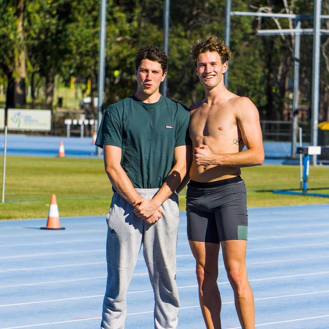 カーティス・マーシャルのインスタグラム：「We out here, in sunny Perth 🙃🚀」