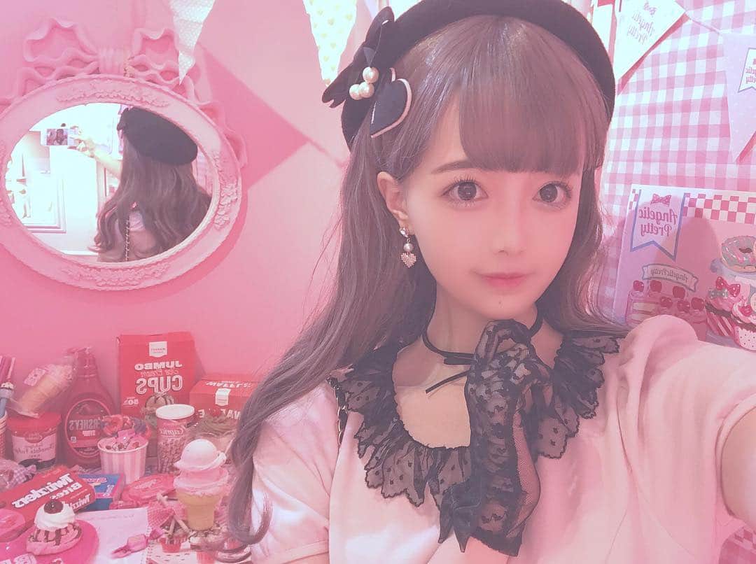 Chikako千佳子さんのインスタグラム写真 - (Chikako千佳子Instagram)「Angelic Pretty💖💖💖 #angelicpretty #lolitafashion #sweetlolita #ehyphenworldgallerybonbon」6月10日 13時55分 - cindychikako