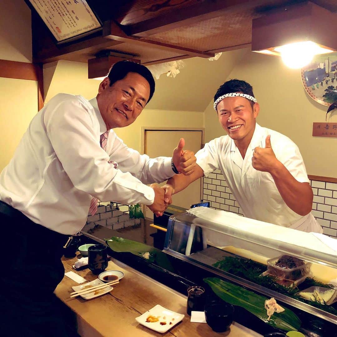 須藤元気さんのインスタグラム写真 - (須藤元気Instagram)「中畑清さんがランチに僕のお寿司を食べてくれました。「選挙頑張れよ」と応援のお言葉頂きました！ #須藤元気 #寿司職人 #今日の僕の握り」6月10日 14時03分 - sudogenki