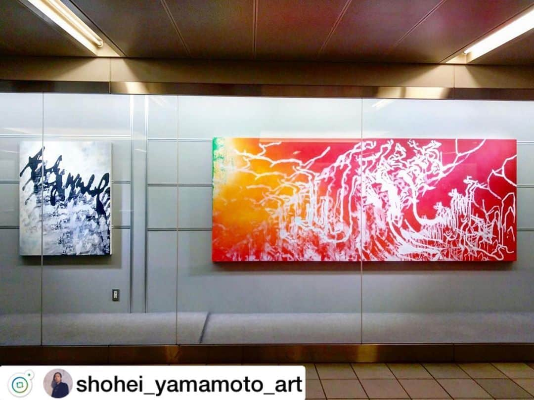 MEET at Marunouchiさんのインスタグラム写真 - (MEET at MarunouchiInstagram)「#repost @shohei_yamamoto_art . アートアワードトーキョー丸の内2019がいよいよ始まりました！！ 僕は行幸地下ギャラリーにて 新作2点、展示しております。  オーディエンス賞を決める投票もありますので、かっこいいと思って頂けましたら是非、投票よろしくお願い致します🙇‍♂️ . . . #shohei_yamamoto #art #painting #acrylic #painter #artist #drawing #abstractpainting #artwork #contemporaryart #芸術 #現代アート #絵画 #絵 #京都造形芸術大学 #アクリル絵の具 #京都造形芸術大学大学院 #kuad #山本捷平 #アートアワードトーキョー丸の内 #丸の内ドットコム #行幸地下ギャラリー @marunouchi_com」6月10日 13時58分 - marunouchi_com