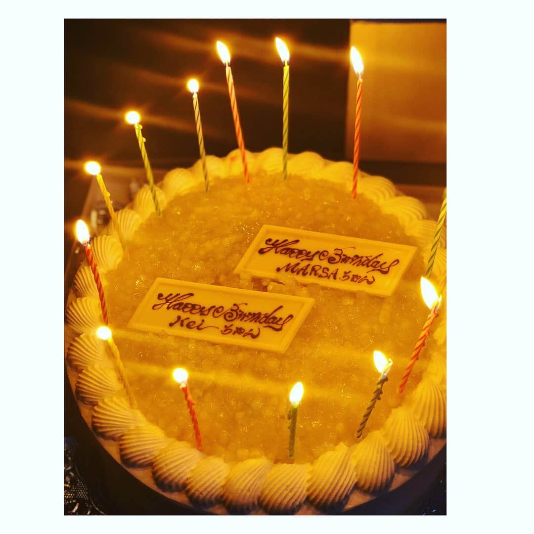 望月理恵さんのインスタグラム写真 - (望月理恵Instagram)「誕生日ケーキ🎂  SATSUKIのスーパーメロンケーキ 特大！！ 美味しくて幸せです☺️ けいちゃん、真麻ちゃん おめでとう✨ 真麻ちゃん、まさに 今日誕生日！おめでとう❣️ #誕生日#SATSUKI#ニューオータニ #高価すぎる#でも美味しい」6月10日 14時20分 - mochiee28