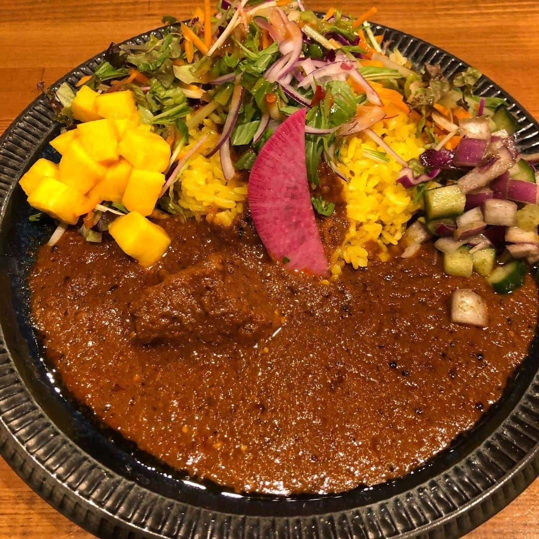 清水葉子さんのインスタグラム写真 - (清水葉子Instagram)「カレーと付け合わせ達の一体感。 スパイスカリーハルモニアめちゃくちゃ美味しかった！ 品切れだったのに無理やり作ってもらった1杯。 次回は売り切れる前にあいがけ食べに行こ！」6月10日 14時36分 - unlimits_yoko