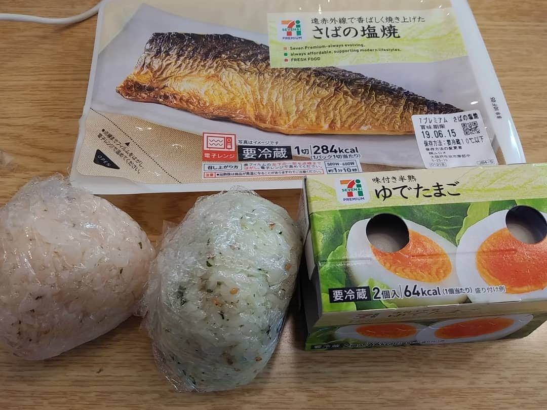 ぢゃいこさんのインスタグラム写真 - (ぢゃいこInstagram)「食トレ！ プロテイン飲んで、しっかり食べる！ 昨日も食トレ!! 早苗に付き合ってもらいました❤️ ⑦と⑧に蛇が出てきます🐍 苦手な方は ご注目を！笑 #食トレ　##バルクアップ #肉体改造  #ぢゃい飯　#ぢゃい弁」6月10日 14時41分 - dyaimeshi