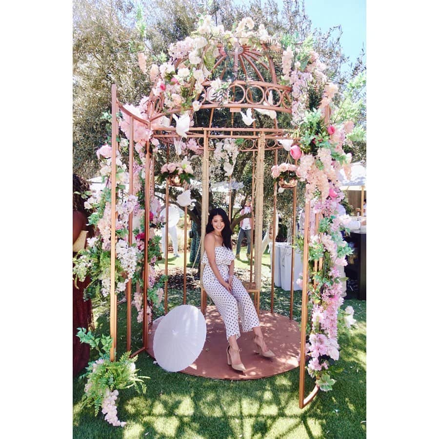 福山智可子のインスタグラム：「Such a beautiful day with @roseday_la @corkcicle . #nationalroséday #ロゼの日があるって知ってた？」