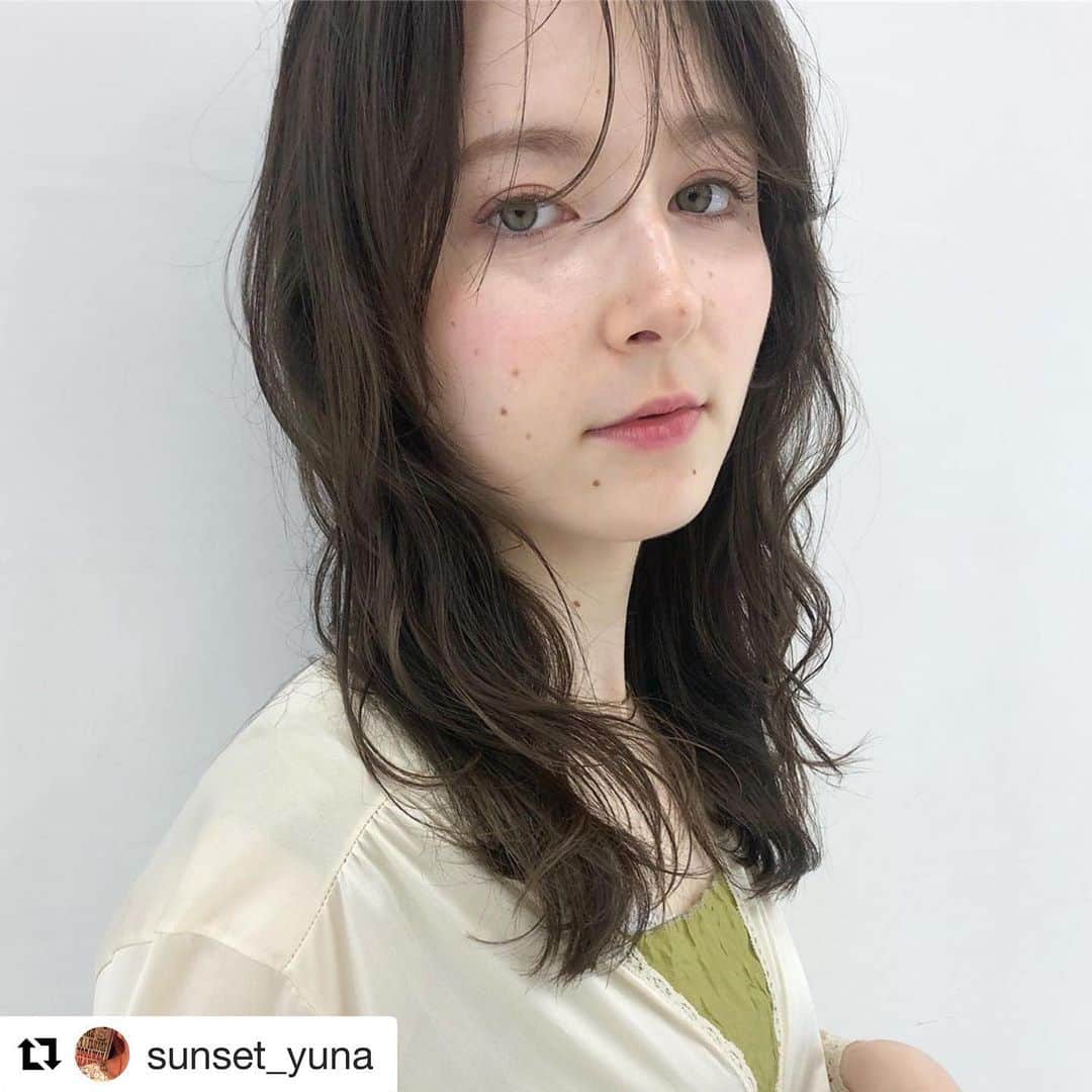 THROW 【スロウ】さんのインスタグラム写真 - (THROW 【スロウ】Instagram)「#Repost @sunset_yuna with @get_repost ・・・ . 透けるような艶hairmake 可愛い🌿 . . 6月も艶カラー、メイクお待ちしてます✨ . #Ray #hairmake #ebisu #daikanyama #rmsbeauty #naturalglace #celvoke #ヘアメイク #ヘアスタイル #ヘアカタログ#スロウカラー」6月10日 15時11分 - throwcolor