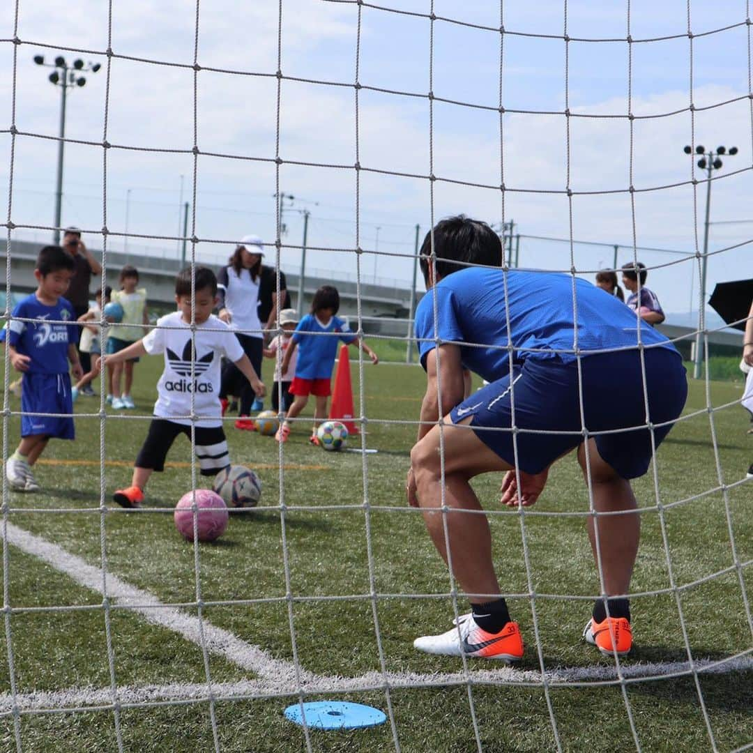 塩谷司さんのインスタグラム写真 - (塩谷司Instagram)「サッカースクールに来てくれた皆さんありがとうございました！ 楽しい時間になりました！これからも頑張れ徳島の子供達！」6月10日 15時12分 - sio12533