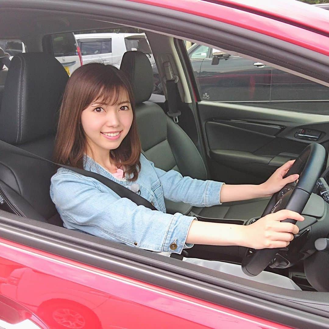 川又智菜美のインスタグラム：「🚘お知らせ🚘﻿ ﻿ 明日6月11日（火）21時54分からBSテレ東で﻿ 放送の【MY BEST WAY】に出演します😊﻿ ﻿ 私のお気に入りのドライブコースをご紹介します💛﻿ ﻿ 何回かお話ししたことはあるのですが、﻿ 実は日常的に車に乗っているんです☺️﻿ ﻿ 今回は茨城と千葉県に日帰りドライブした模様が﻿ オンエアされますよ〜🚗💨﻿ ﻿ お時間ある方、ご覧いただけると嬉しいです💕﻿ ﻿ #BSテレ東 #mybestway #車 #ドライブ #運転﻿ #NEXCO東日本 #ロケ #千葉 #茨城 ﻿ #日帰りドライブ #潮来あやめ祭り﻿ #水郷潮来あやめ園 #パサール幕張 ﻿ #とろけるピーナッツクリームパン 美味しかった😋﻿ #セントフォース #アナウンサー #川又智菜美」