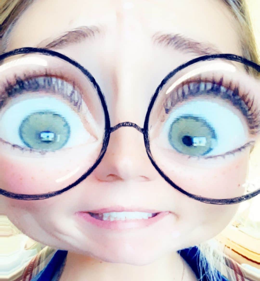 ミカエラ・シフリンのインスタグラム：「Just a nice lil surprise for ya as you’re scrolling through.」