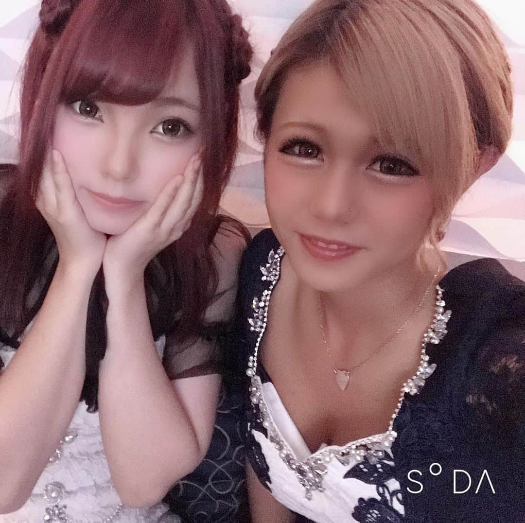 りこぴさんのインスタグラム写真 - (りこぴInstagram)「今週も頑張ってこ！٩(ˊᗜˋ*)و 国分町~っ🥂💕 ファイっお！ファイっお！(ง🔥Д🔥)ง  めっちゃ暑い日まだまだ寒い日 忙しい梅雨の天気だけど😣🌀 雨も疲れも悩みも全部 美味しいお酒で流し込め🤗💗 (きょーのテンション何？🤒) #国分町 #キャバクラ #clubTEN #キャバ嬢 #国分町キャバクラ #仙台 #シャンパン #お酒 #ギャル #東北」6月10日 16時03分 - ashiyan8303