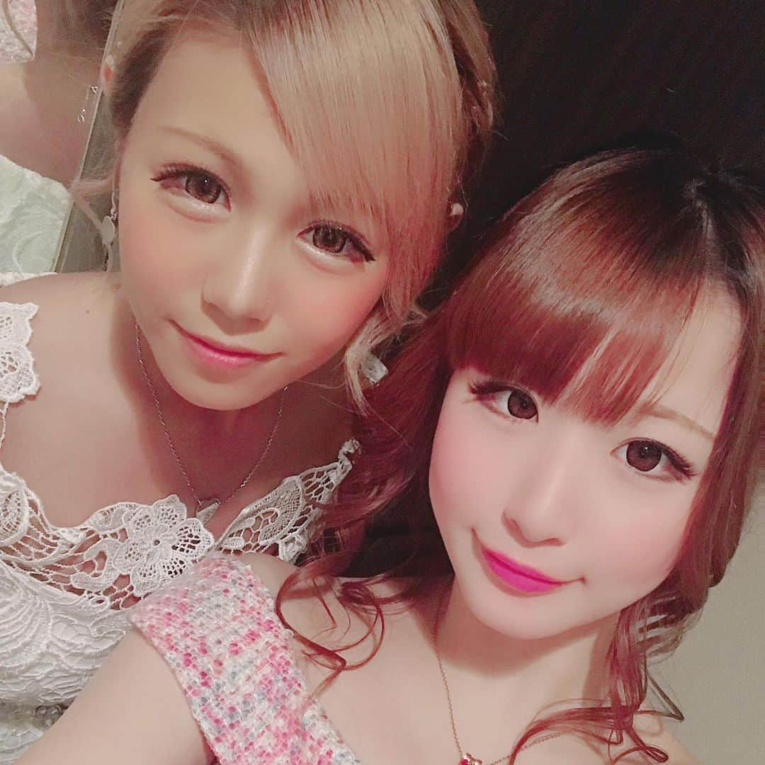 りこぴさんのインスタグラム写真 - (りこぴInstagram)「今週も頑張ってこ！٩(ˊᗜˋ*)و 国分町~っ🥂💕 ファイっお！ファイっお！(ง🔥Д🔥)ง  めっちゃ暑い日まだまだ寒い日 忙しい梅雨の天気だけど😣🌀 雨も疲れも悩みも全部 美味しいお酒で流し込め🤗💗 (きょーのテンション何？🤒) #国分町 #キャバクラ #clubTEN #キャバ嬢 #国分町キャバクラ #仙台 #シャンパン #お酒 #ギャル #東北」6月10日 16時03分 - ashiyan8303