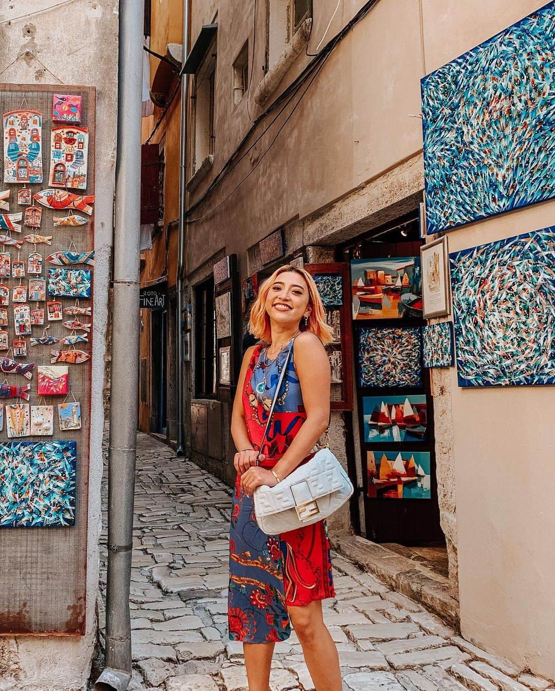 植野有砂さんのインスタグラム写真 - (植野有砂Instagram)「This is me excited to be back in Rovinj 🤢💓🇭🇷ロヴィン本当に綺麗な街☺️❤️なんか今回うまくYouTube撮れてるか不安🤣 #shareistria #rovinj #croatia」6月10日 16時18分 - alisaueno