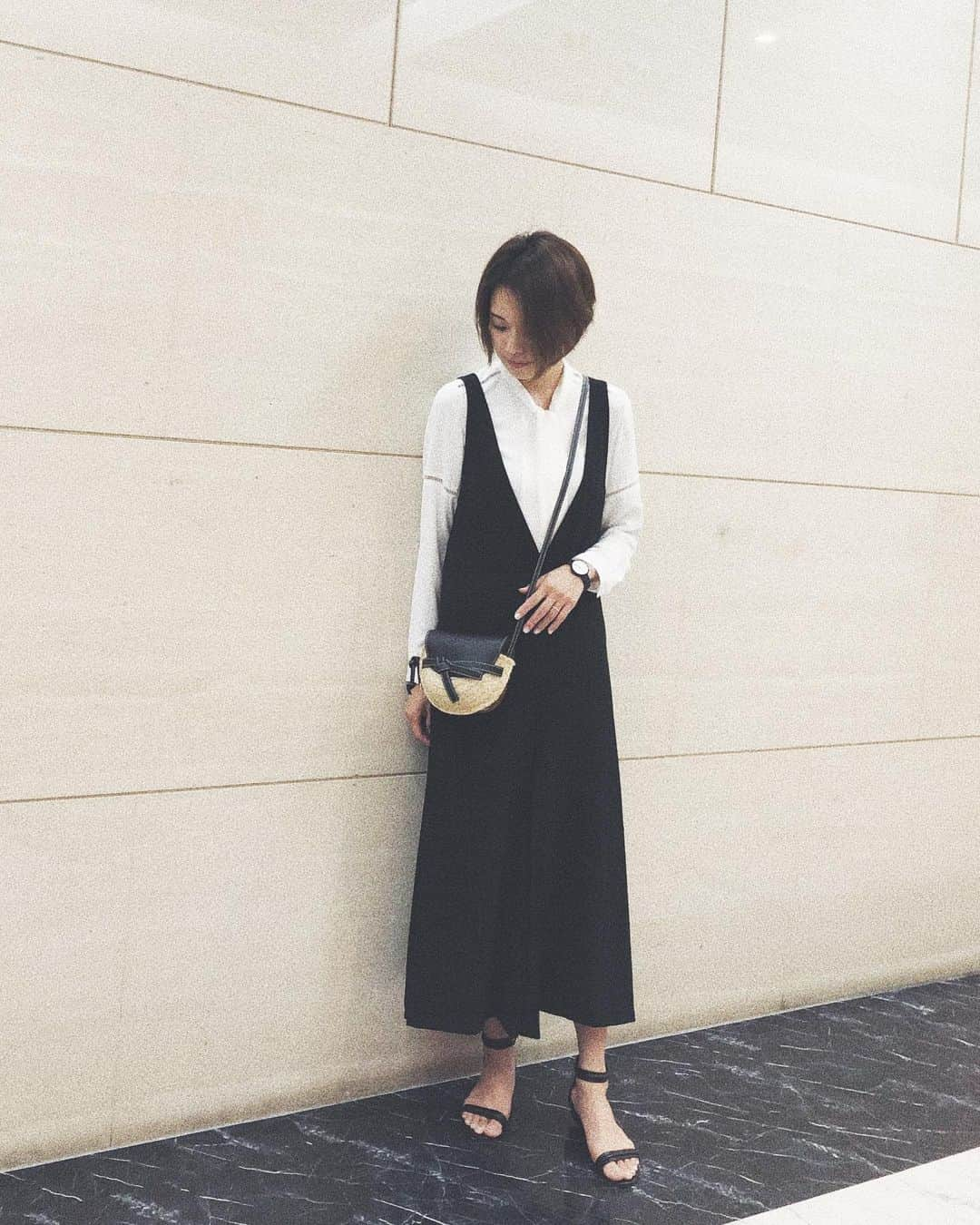 小山田早織さんのインスタグラム写真 - (小山田早織Instagram)「昨日の私服です📿﻿ ﻿ #allinone...#frayid﻿ #shirt...#shinzone  #bag...#loewe﻿ #shoes...#PhillipLim﻿ #watch...#maven﻿ ﻿ 車移動だったのでサンダルでした👡﻿ ﻿ 今日は撥水スプレーしてショートブーツ🥾﻿ 梅雨時期の足元問題勃発ですね☔️🤨💭﻿ ﻿ ﻿ ﻿ #ootd#outfit#monotone#モノトーンコーデ﻿」6月10日 16時33分 - saorioyamada