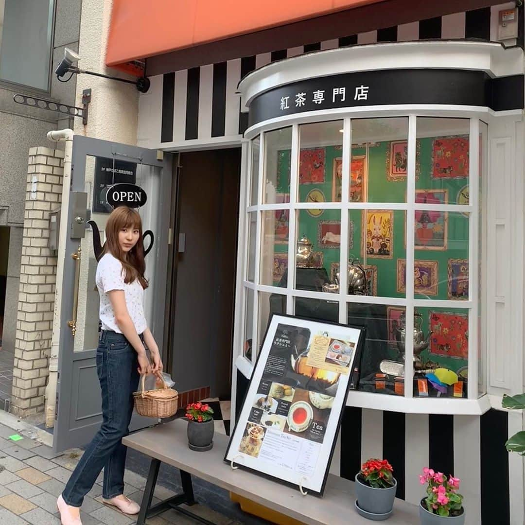 林萌々香さんのインスタグラム写真 - (林萌々香Instagram)「美味しい紅茶専門店🐝 やっと買えた！  #神戸#紅茶」6月10日 16時44分 - momoka_hayashi