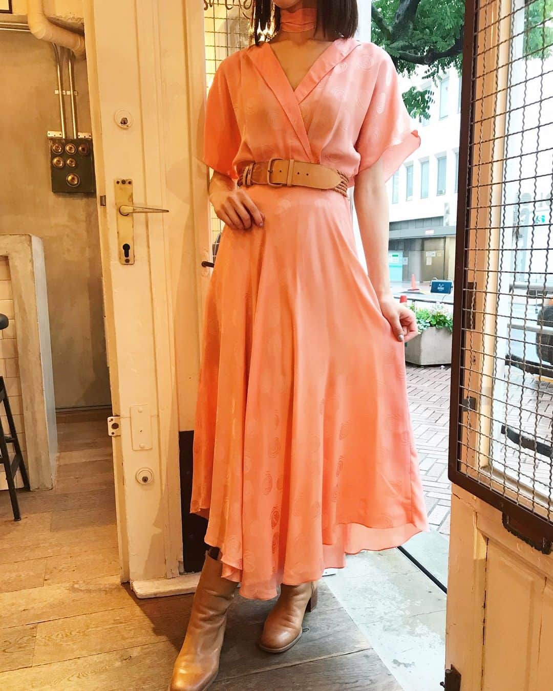 のインスタグラム：「💋 New Arrivals 💋 80's フローラルシャドウシルクドレス ・ ・ ライトブラウンベルト ・ ・ #birthdeath  #vintage #fashion #tokyo #shibuya」