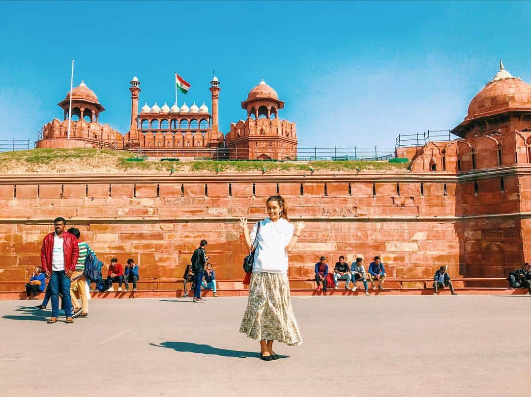 加治まやさんのインスタグラム写真 - (加治まやInstagram)「★ #journey #india #delhi #redfort #レッドフォート #indiatrip #travel #旅 #旅行 #インド #デリー #遺跡 #世界遺産 #worldheritage  #海外旅行  #女子旅 #travel #traveling #instatravel #instago #trip #holiday #travelling #instatraveling #mytravelgram #travelgram #travelingram #travelphotography #traveller #海外旅行好きな人と繋がりたい」6月10日 16時55分 - mayakaji