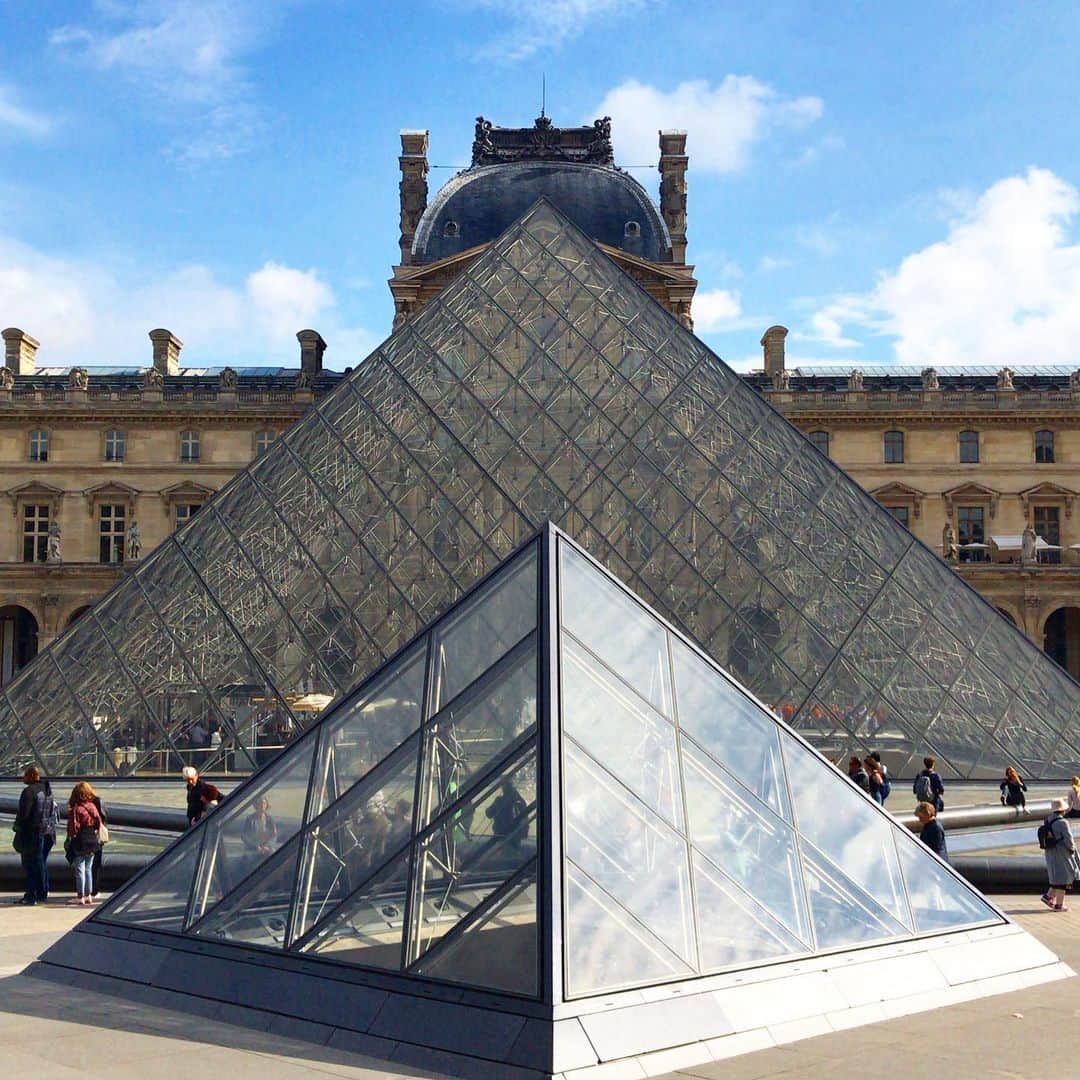 のインスタグラム：「Pit Stop 🇫🇷」