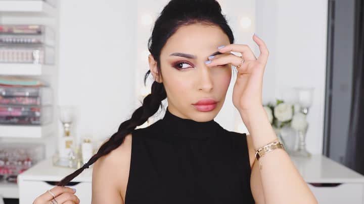 sananasのインスタグラム：「NEW VIDEO 🎉J’essaie de ressembler à une star Coréenne (chanteuse K-pop) 😅Le lien est dans la bio 😘 . #Kpop #Jennie #JennieRubyJane #Transformation #InspiredMakeup #KoreanStyle #KoreanMakeup #MaquillageCoreen」