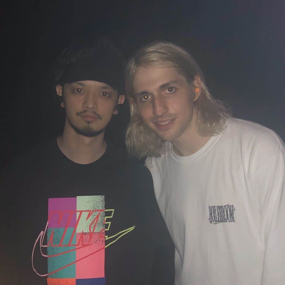 Yamatoさんのインスタグラム写真 - (YamatoInstagram)「Good to see u again bro @porterrobinson ‪! 4年前のサマソニで共演したぶりに会いました🇸🇬」6月10日 17時41分 - yamatodj