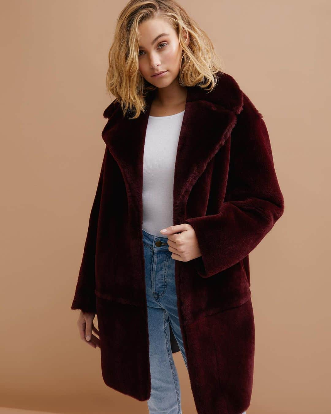 KOOKAI さんのインスタグラム写真 - (KOOKAI Instagram)「Get cosy this Winter in the Belleville Coat, available in burgundy and black in boutiques and online •• #kookai #kookaiaw19」6月10日 17時42分 - kookai_australia