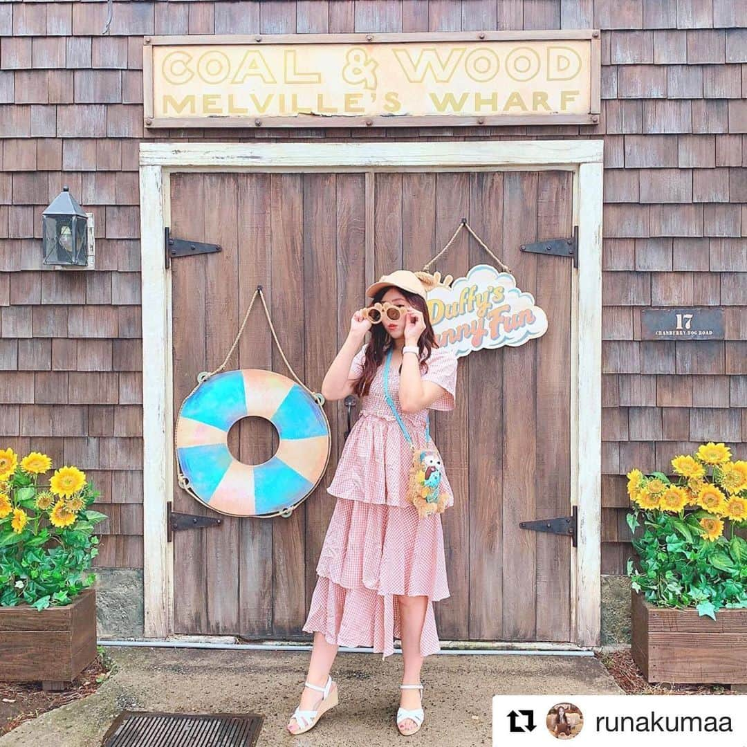 VIVIAN Collectionさんのインスタグラム写真 - (VIVIAN CollectionInstagram)「// 素敵なコーデありがとうございます*☻ #Repost @runakumaa with @get_repost ・・・ 🧸♥️🧸♥️🧸♥️🧸♥️🧸﻿ ﻿ #ダッフィーバウンド ﻿ 今日はあかねぴちゃんとディズニー💕﻿ また2人の写真投稿します😻✨﻿ ﻿ ⭐️coordinate⭐️﻿ ☑︎Onepiece @lunaree.official ﻿ ☑︎Shoes @vivian_collection_official ﻿ ﻿ ダッフィーコーデはダッフィーカラーの﻿ ワンピースに歩きやすいサンダル✨﻿ サンダルはアンバサダーをさせて﻿ いただいてる @vivian_collection_official 😻﻿ 1日ディズニー出歩いても足が痛くならないっ😍‼️﻿ 色違いで欲しいくらい🥰﻿ ﻿ 公式サイトにはリゾートシーンにピッタリな﻿ 歩きやすいサンダルが50商品集合しているよ🙋‍♀️﻿ 新作含めてMAX40%OFF・1,190円～　﻿ かなりお得なんです😍😍﻿ スポーティー系からビジューがついた﻿ デコラティブなサンダルなど！﻿ トレンドシューズがたくさんなので﻿ ぜひみてみてね〜♥️﻿ ﻿ ＊﻿ ＊﻿ ＊﻿ ﻿ #viviancollection #vivian公式アンバサダー #サンダルコーデ #リゾートサンダル #リゾートコーデ #ウェッジサンダル #ウェッジソール #夏コーデ #サンダル #プチプラコーデ #プチプラファッション #プチプラ高見えコーデ #今日の靴 #靴好きな人と繋がりたい ﻿ #ダッフィーコーデ #ディズニーバウンド #ダッフィーのサニーファン #ダッフィーグッズ #東京ディズニーシー #ディズニーシー #ケープコッド #るなディズニー #duffy #tokyodisneysea #ダッフィーサングラス #ダッフィーキャップ #ダッフィー帽子﻿」6月10日 17時39分 - vivian_collection_official