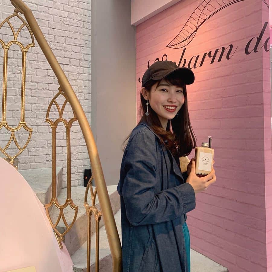 小川沙樹さんのインスタグラム写真 - (小川沙樹Instagram)「心斎橋にあるN°charm dats🦄  店内はもちろん、入り口から可愛い！！」6月10日 17時57分 - ogawa__saki