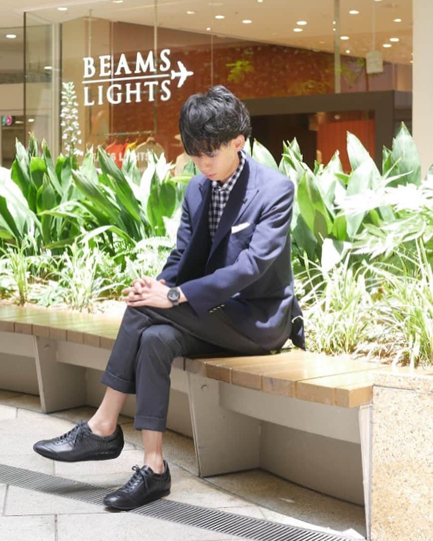 パトリックラボのインスタグラム：「. 【LABO BUSINESS WEEK #3】 LABOなんば PAMIR-WP & IRIS-BN . ① PAMIR-WP（パミール・ウォータープルーフ）BLK，WHT すっきりとしたシルエットでオン・オフどちらのシーンでも人気のある『パミール』シリーズ。そんな一足がよりビジネス向きに “オールブラック” で登場！しかも防水仕様と、これからの梅雨シーズンの通勤履きに大人気のモデルです。 . ② IRIS-BN（アイリス・ブリザテックナイロン） PAMIRの兄弟モデルとして人気の『アイリス』シリーズより、ナイロンとレザーのコンビの少しカジュアルダウンさせた一足。『ブリザテックナイロン』という 外側は水をはじいてくれる撥水性、それでいて内側は湿気を逃してくる機能性ナイロンを使用。クールビズと梅雨対策を一足補えるハイスペックなアイテムです♪ . . ※ 詳細は、プロフィールのリンクをご覧ください。 . #patrick_labo #patrickshoes #sneaker #sneakers #shoes #kicks #靴 #instashoes #instakicks #sneakerhead #sneakerheads #nicekicks #sneakerfreak #kickstagram #shoestagram #patrickshoes #パトリック #パトリックスニーカー#madeinjapan #french #patrickpeople #labobusinessweek #patrickビジネス  #ビジネススニーカー #ビジネスカジュアル #ビジカジ #ウォータープルーフ #waterproof #防水レザー」