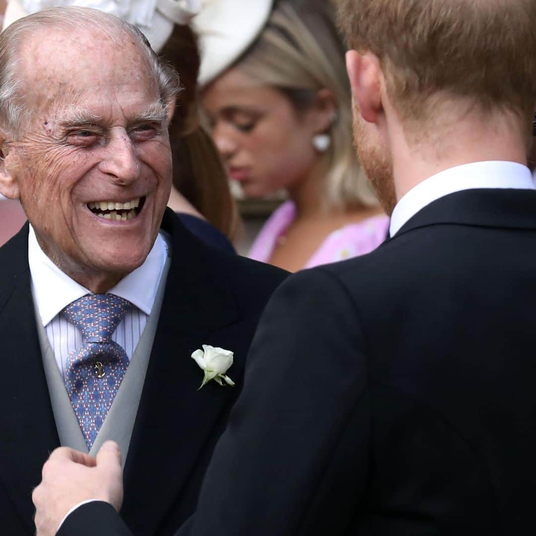 ロイヤル・ファミリーさんのインスタグラム写真 - (ロイヤル・ファミリーInstagram)「Wishing His Royal Highness The Duke of Edinburgh a very Happy 98th Birthday! #HappyBirthdayHRH The Duke of Edinburgh was born on this day in 1921.  In the first picture HRH is pictured at Lady Gabriella Windsor and Thomas Kingston’s wedding this year. In the second picture His Royal Highness was photographed in 1953, 66 years ago.」6月10日 18時27分 - theroyalfamily