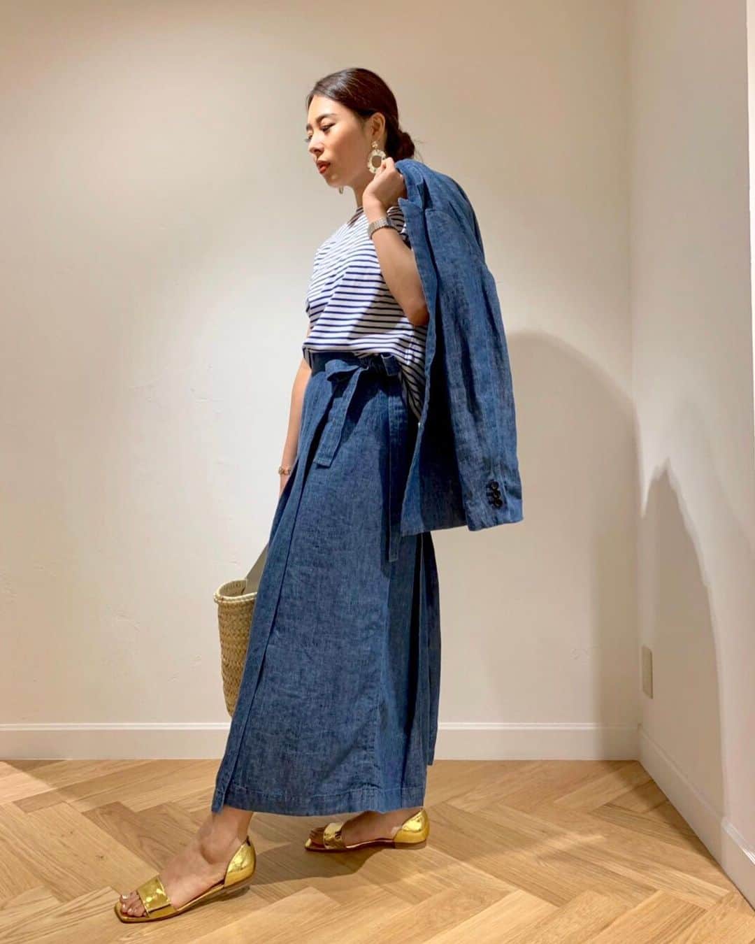 DRESSTERIORさんのインスタグラム写真 - (DRESSTERIORInstagram)「ベーシックなトップスこそ、こだわりの素材と美しいシルエットのものを選びたいもの。こちらのカットソーは程よく二の腕カバーをしてくれる袖丈です。﻿ ﻿﻿﻿ ボーダーワイドプルオーバー ¥8,900+tax﻿﻿﻿ リネンデニムスカート ¥34,000+tax﻿﻿﻿ ﻿﻿﻿ ﻿﻿﻿﻿﻿﻿﻿﻿﻿﻿﻿﻿﻿﻿﻿﻿ #dressterior #ドレステリア﻿﻿ ﻿﻿﻿ ﻿﻿﻿﻿﻿﻿﻿﻿﻿﻿﻿」6月10日 18時43分 - dressterior_official