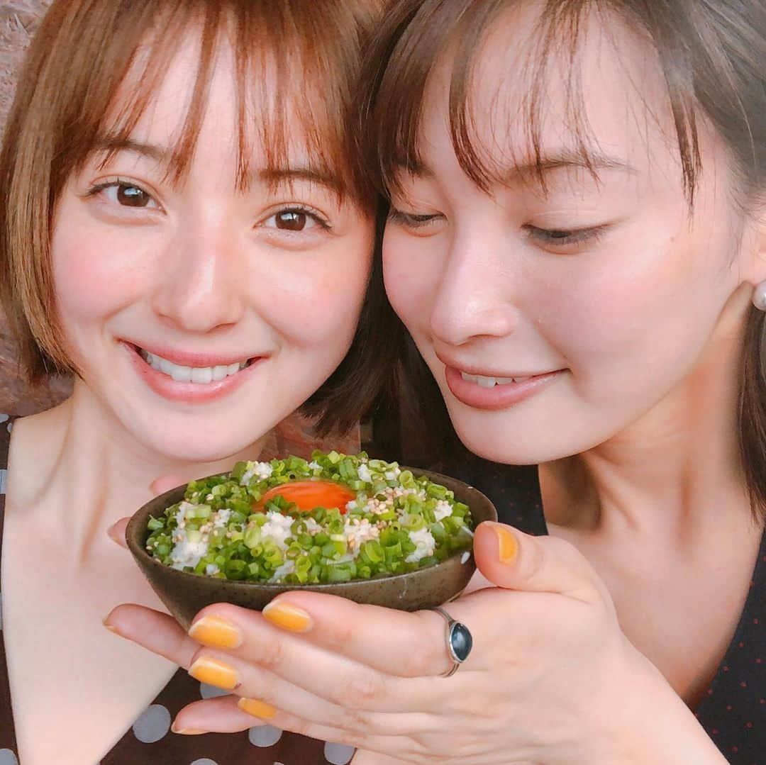 大政絢さんのインスタグラム写真 - (大政絢Instagram)「ホルモン銀牙！お肉が北海道産！地元の滝川産もありすぐ注文しました✨美味しかった〜山わさびたっぷりご飯も🍚帰ったらまた行きたいな！ #佐々木希 さん#ホルモン銀牙 #北海道旅行#滝川」6月10日 18時43分 - aya_omasa_official