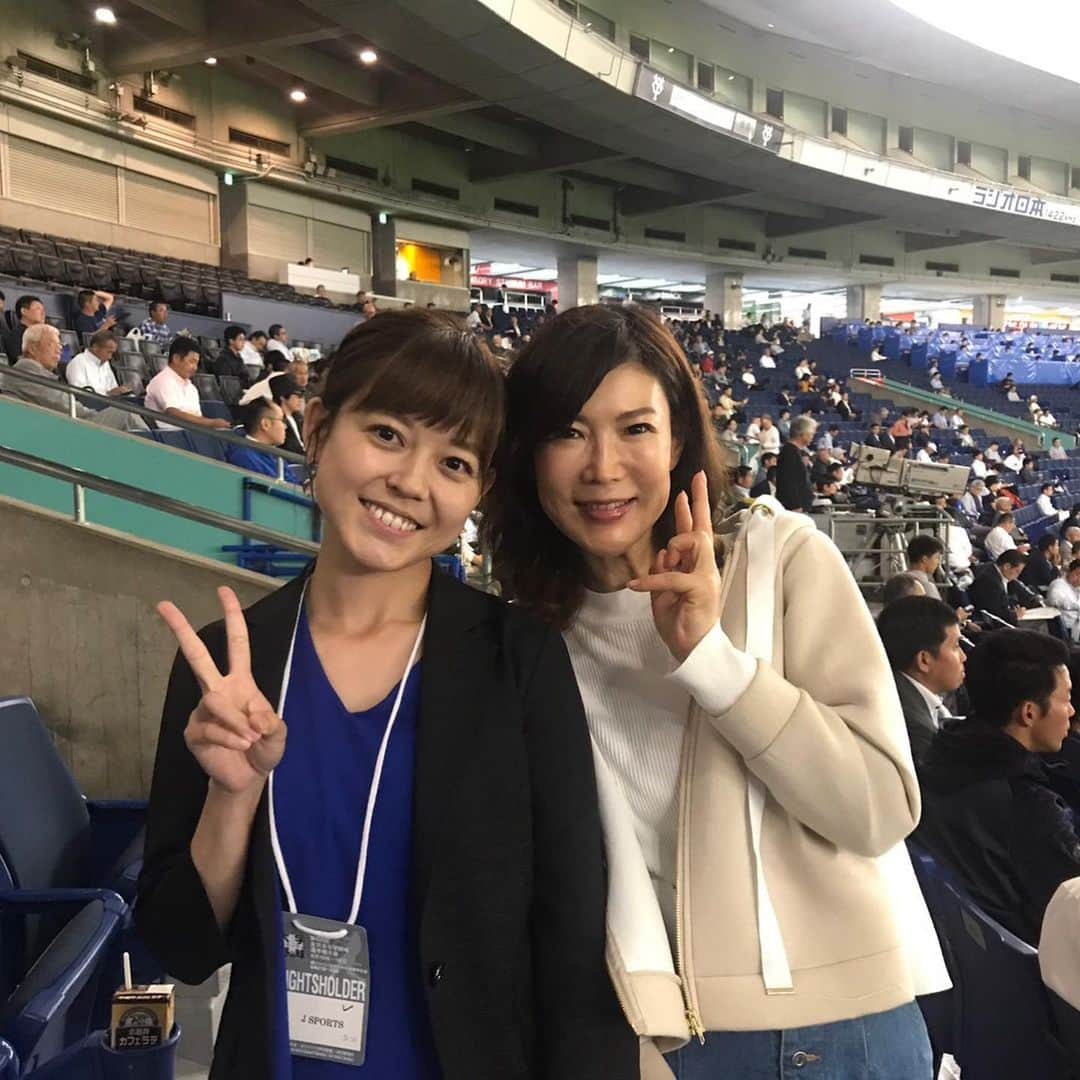 久下真以子さんのインスタグラム写真 - (久下真以子Instagram)「全日本選手権のリポート担当しますってことできょうは東京ドームでした⚾️. .  嬉しい再会すぎるやん😍. . 金子くん、東日本国際大のレギュラーで出てた。 かっこよかった！. . #真砂くん #深田くん #ママーズ #山村学園 #歓喜 #テレ玉高校野球  #野邨くん発見できず」6月10日 18時36分 - kugemaiko