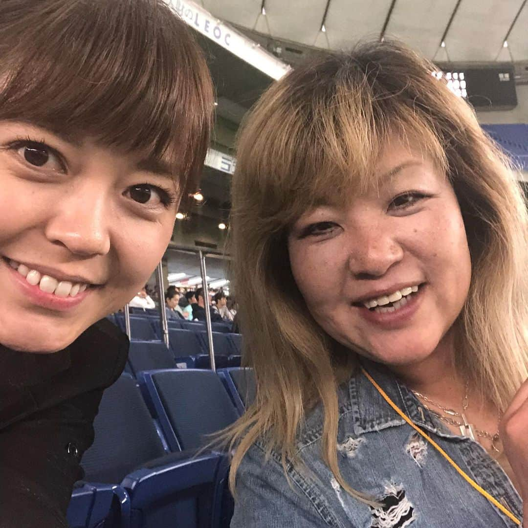 久下真以子さんのインスタグラム写真 - (久下真以子Instagram)「全日本選手権のリポート担当しますってことできょうは東京ドームでした⚾️. .  嬉しい再会すぎるやん😍. . 金子くん、東日本国際大のレギュラーで出てた。 かっこよかった！. . #真砂くん #深田くん #ママーズ #山村学園 #歓喜 #テレ玉高校野球  #野邨くん発見できず」6月10日 18時36分 - kugemaiko