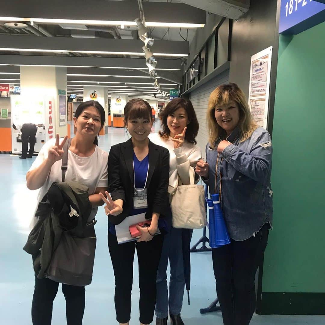 久下真以子さんのインスタグラム写真 - (久下真以子Instagram)「全日本選手権のリポート担当しますってことできょうは東京ドームでした⚾️. .  嬉しい再会すぎるやん😍. . 金子くん、東日本国際大のレギュラーで出てた。 かっこよかった！. . #真砂くん #深田くん #ママーズ #山村学園 #歓喜 #テレ玉高校野球  #野邨くん発見できず」6月10日 18時36分 - kugemaiko