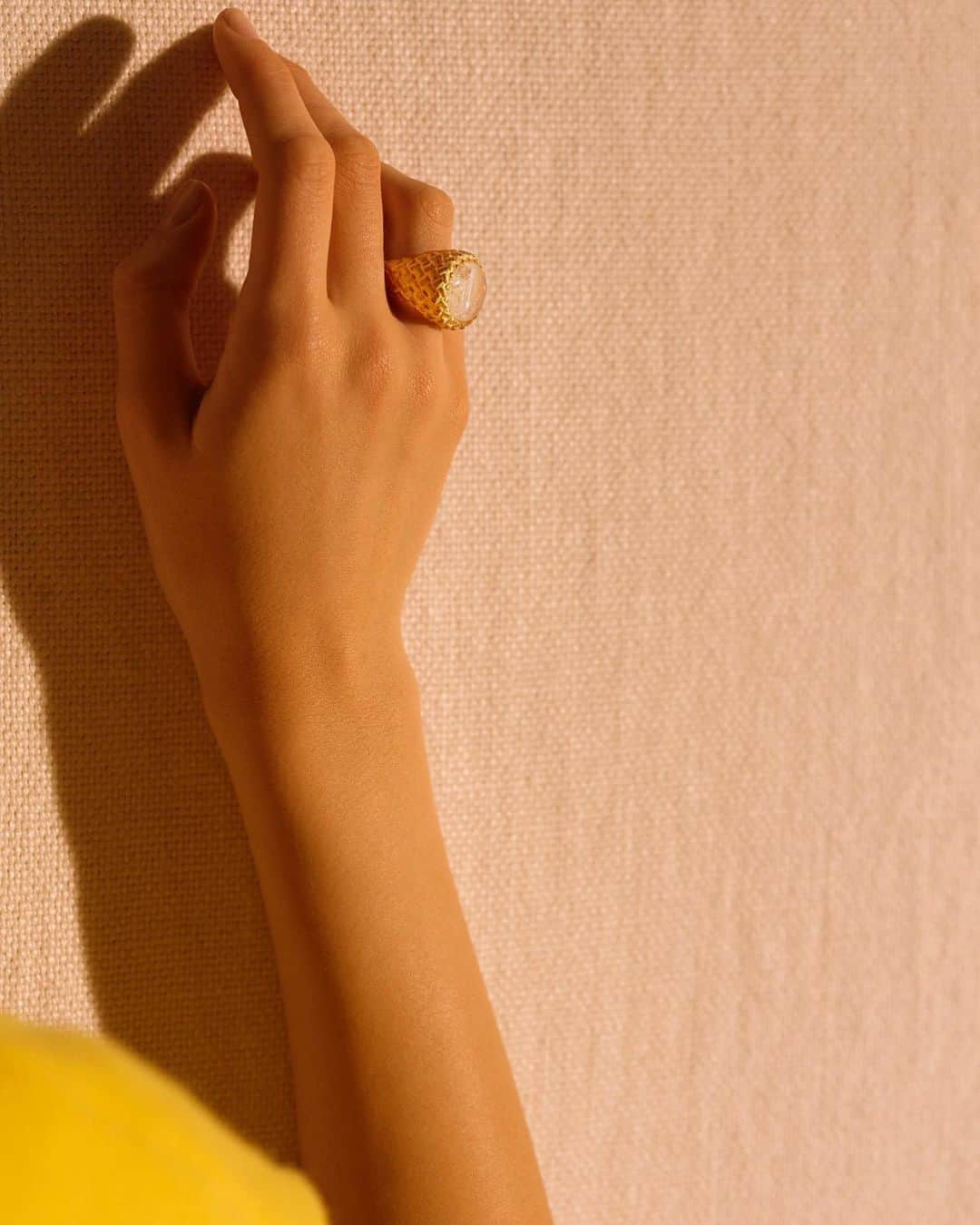 オーレリービダマンのインスタグラム：「Fingers crossed🤞#Panama #newcollection #aureliebidermann」