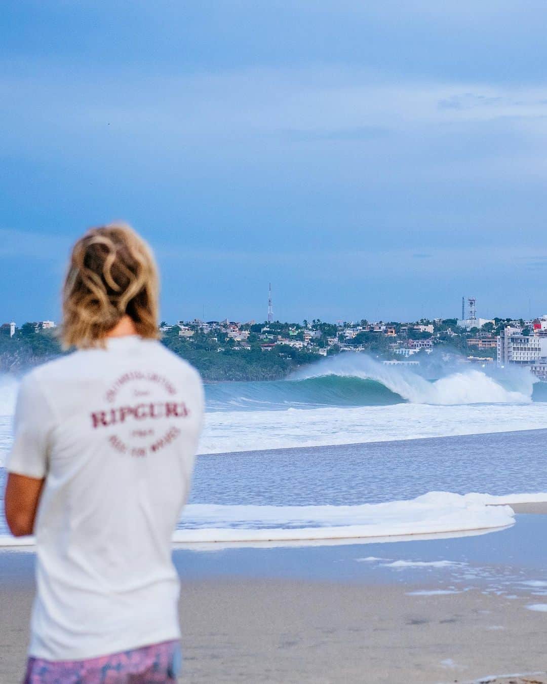 Rip Curl Australiaさんのインスタグラム写真 - (Rip Curl AustraliaInstagram)「The Perfecto Tee - 100% organic cotton and made to be lived in. #SaltWaterCulture | @owright」6月10日 19時23分 - ripcurl_aus