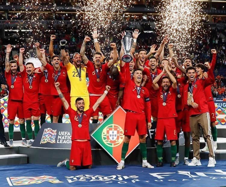 ミゲル・ヴェローゾさんのインスタグラム写真 - (ミゲル・ヴェローゾInstagram)「Well done guys!!! 🇵🇹 🏆 #campeões #NationsLeague @euro2020 @portugal」6月10日 19時34分 - miguelvelosoofficial